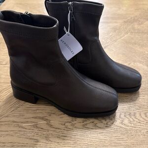 Aerosoles Dazzy Women's Boots Java Stretch Pebbled Faux Leather Size 6.5w